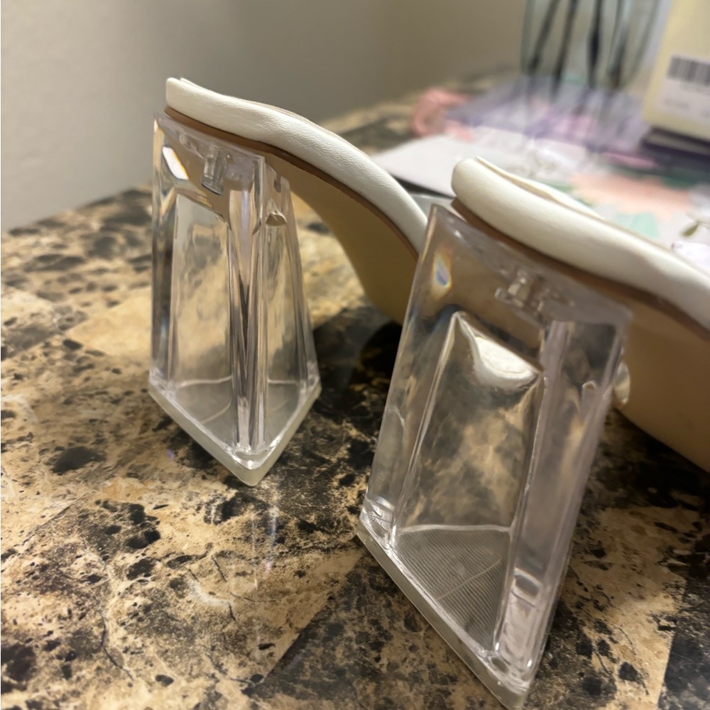 Heels-clear NEW - Picture 2 of 6